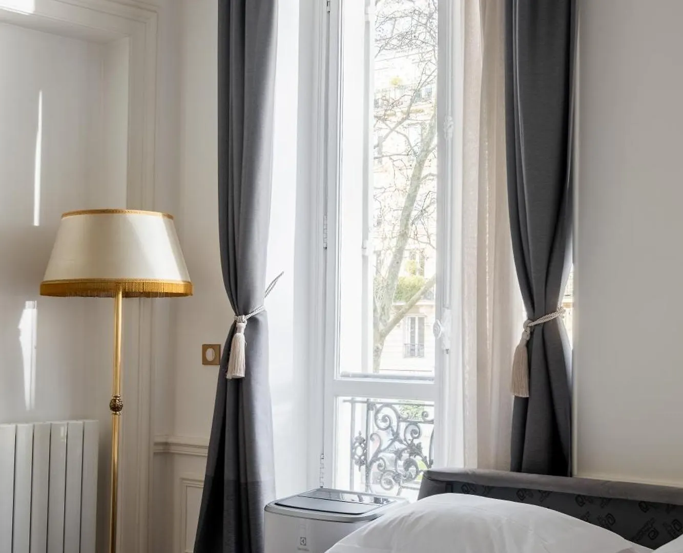 Veeve - Porcelain Pelouse Paris 0*,  France